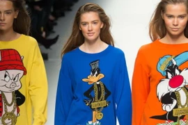 Năm mẫu áo váy nỉ Moschino khiến phái đẹp "thèm khát"