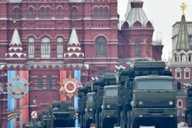 Hệ thống phòng thủ tên lửa Pantsir-S của Nga tại lễ diễu binh nhân Ngày Chiến thắng ở Moskva ngày 9/5/2017. (Nguồn: AFP/TTXVN)