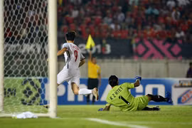 Đội tuyển Việt Nam đã phải chia điểm đáng tiếc trước Myanmar ở bảng A AFF Suzuki Cup 2018 sau khi trọng tài quyết định sai lầm ở tình huống Văn Toàn ghi bàn. (Nguồn: TTXVN) 