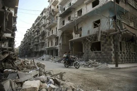 Cảnh đổ nát sau các cuộc giao tranh tại thành phố Aleppo ngày 4/5. (Nguồn: AFP/TTXVN)