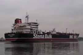 Tàu chở dầu Stena Impero của Anh tại eo biển Hormuz. (Nguồn: IRNA/TTXVN) 
