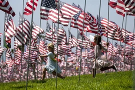 Hình ảnh nước Mỹ tưởng niệm các nạn nhân loạt vụ khủng bố 11/9