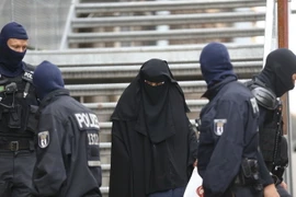 Đức bắt giữ các đối tượng tình nghi tuyển mộ chiến binh cho IS. (Ảnh minh họa: Reuters/TTXVN)