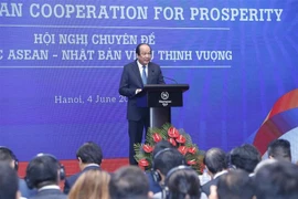 Bộ trưởng, Chủ nhiệm Văn phòng Chính phủ Mai Tiến Dũng phát biểu khai mạc hội nghị. (Ảnh: Lâm Khánh/TTXVN) 