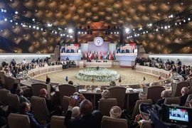 Tổng thống Tunisia Beji Caid Essebsi (giữa) chủ trì Hội nghị thượng đỉnh Liên đoàn Arab (AL) lần thứ 30 ở Tunis, Tunisia ngày 31/3. (Nguồn: AFP/TTXVN) 