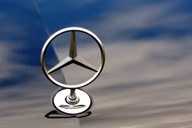Biểu tượng của hãng Mercedes-Benz. (Nguồn: AFP/TTXVN)