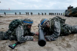 Các binh sỹ Hàn Quốc tham gia cuộc tập trận hồi tháng Tư. (Nguồn: EPA/TTXVN)