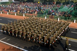 Binh sỹ quân đội Ấn Độ diễu hành trong lễ kỷ niệm 68 năm Ngày Quốc khánh tại thủ đô New Delhi. (Nguồn: AFP/TTXVN)