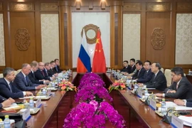 Vòng tham vấn do Ủy viên Quốc vụ Trung Quốc Dương Khiết Trì (thứ hai, phải) và Thư ký Hội đồng An ninh Nga Nikolai Patrushev (thứ hai, trái) đồng chủ trì. (Nguồn: THX/TTXVN)