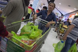 Túi nylon được khách hàng sử dụng tại siêu thị ở Bangkok, Thái Lan. (Nguồn: AFP/TTXVN) 