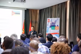 Ông Đào Mạnh Đức, Trưởng Thương vụ Việt Nam tại Nam Phi kiêm nhiệm Mozambique và Swaziland, phát biểu khai mạc. (Nguồn: Đại sứ quán Việt Nam tại Mozambique)