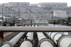 Nhà máy lọc dầu của Iran trên đảo Khark, ngoài khơi vùng Vịnh. (Nguồn: AFP/TTXVN) 