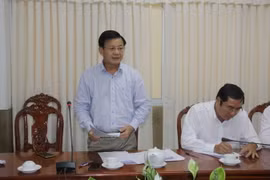 Ông Đào Anh Dũng, Phó Chủ tịch Ủy ban Nhân dân thành phố Cần Thơ, phát biểu chỉ đạo tại cuộc họp. (Ảnh: Ngọc Thiện/TTXVN)