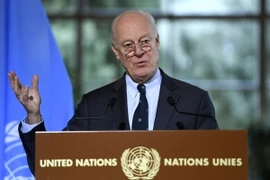 Đặc phái viên Liên hợp quốc Staffan de Mistura phát biểu tại cuộc họp báo ở Geneva, Thụy Sĩ ngày 12/1. (Nguồn: AFP/TTXVN)