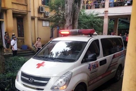 [Video] Vụ thanh chắn bêtông rơi ở trường học: 1 học sinh tử vong