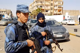 Các lực lượng trung thành với Tướng Khalifa Haftar làm nhiệm vụ tại khu vực Sebha, miền nam Libya, ngày 6/2/2019. (Nguồn: AFP/TTXVN) 