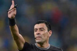 Trọng tài Roberto Tobar. (Nguồn: AFP) 