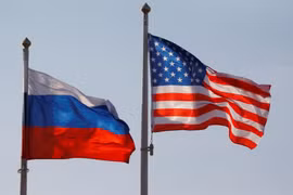 Tổng thống Mỹ Donald Trump (trái) và Tổng thống Nga Vladimir Putin (phải) tại cuộc gặp ở Helsinki, Phần Lan ngày 16/7/2018. (Nguồn: AFP/TTXVN) 