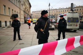 Cảnh sát Nga tăng cường an ninh tại thành phố St. Petersburg ngày 3/4. (Nguồn: AFP/TTXVN)