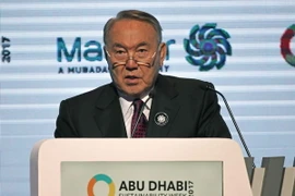 Tổng thống Nursultan Nazarbayev phát biểu tại hội nghị ở Abu Dhabi, ngày 16/1. (Nguồn: AFP/TTXVN)