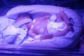 [Video] Người mẹ chết não 4 tháng vẫn sinh con khỏe mạnh