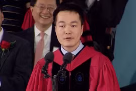 Hà Giang nói chuyện trước 32.000 người. (Nguồn: shanghaiist.com)