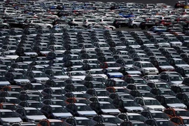 Ôtô tại kho bãi gần cảng Richmond, California, Mỹ, ngày 24/5/2018. (Nguồn: AFP/TTXVN) 