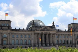 Mức thu nhập "khủng" của các nghị sỹ Đức đi làm thêm