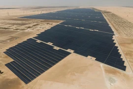 Nhà máy điện Mặt Trời này bao gồm hơn 3,2 triệu tấm pin quang điện. (Nguồn: thenational.ae) 