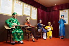 Chiêm ngưỡng hơn 100 chân dung tượng sáp nghệ sỹ Việt Nam