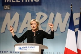 Ứng cử viên Tổng thống Pháp Marine Le Pen phát biểu trong một cuộc vận động tranh cử ở Perpignan ngày 15/4. (Nguồn: EPA/TTXVN)