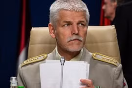 Chủ tịch Ủy ban Quân sự NATO, Tướng Petr Pavel, phát biểu tại Hội nghị thượng đỉnh NATO ở Ba Lan ngày 9/7/2016. (Nguồn: AFP/TTXVN)