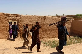 Lực lượng an ninh Afghanistan trong chiến dịch truy quét phiến quân Taliban tại tỉnh Helmand ngày 8/4. (Nguồn: EPA/TTXVN)