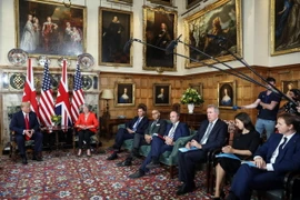 Thủ tướng Anh Theresa May trong cuộc hội đàm với Tổng thống Mỹ Donald Trump tại Aylesbury, Anh ngày 13/7. (Nguồn: EPA/TTXVN) 