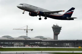 Máy bay của hãng hàng không Aeroflot cất cánh từ sân bay quốc tế Sheremetyevo ở Moskva, Nga. (Nguồn: AFP/TTXVN) 