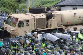 Các trang thiết bị THAAD được chuyển tới Seongju, Hàn Quốc ngày 7/9. (Nguồn: THX/TTXVN)