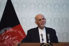 Tổng thống Afghanistan Ashraf Ghani phát biểu tại cuộc họp báo ở Kabul. (Nguồn: AFP/TTXVN) 