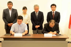 Lễ ký kết hợp tác giữa Công ty cổ phần nhựa Hưng Yên và công ty Nichietsu của Nhật Bản. (Ảnh: Thành Hữu/Vietnam+)