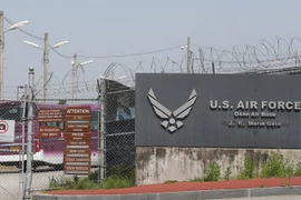 Quang cảnh bên ngoài căn cứ không quân Osan của Mỹ tại Pyeongtaek, phía nam Seoul, Hàn Quốc, nơi nhận được mẫu phẩm vi khuẩn bệnh than còn sống ngày 28/5. (Nguồn: Yonhap/TTXVN)