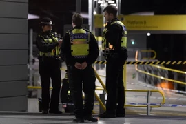 Cảnh sát Anh điều tra sau vụ đâm dao tại ga tàu Victoria ở thành phố Manchester ngày 1/1/2019. (Nguồn: AFP/TTXVN) 