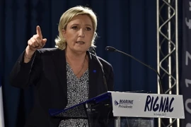 Ứng viên tranh cử Tổng thống Pháp Marine Le Pen trong chiến dịch vận động tranh cử ở Rignac, miền Nam Pháp ngày 4/3. (Nguồn: AFP/TTXVN)