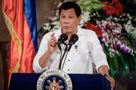 Tổng thống Philippines Rodrigo Duterte phát biểu tại một sự kiện ở Manila ngày 27/6. (Nguồn: EPA/TTXVN)