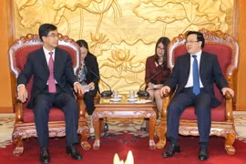 Ông Hoàng Bình Quân, Ủy viên Trung ương Đảng, Trưởng Ban Đối ngoại Trung ương tiếp đoàn đại biểu Trung ương Đoàn Thanh niên Cộng sản Trung Quốc. (Ảnh