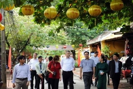 Du khách tham quan Phố cổ Hội An. (Ảnh: Hà Quảng/Vietnam+)