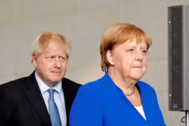 Thủ tướng Anh Boris Johnson và Thủ tướng Đức Angela Merkel. (Nguồn: Reuters) 