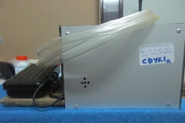 Anh Định đã sáng chế thành công cóc đạp điện thay cho bo bóp tay dùng trong đo huyết áp truyền thống. (Nguồn: cantho.gov.vn)