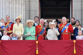 Hình ảnh lễ diễu hành mừng sinh nhật Nữ hoàng Elizabeth II