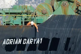 Tàu chở dầu Adrian Darya của Iran ở ngoài khơi vùng lãnh thổ Gibraltar thuộc Anh ngày 18/8/2019. (Nguồn: AFP/TTXVN) 
