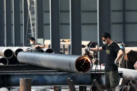 Sản xuất thép cuộn tại tỉnh An Huy, Trung Quốc. (Nguồn: AFP/TTXVN) 