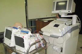 Tịch thu lô hàng thiết bị y tế "rác" của công ty EYELUX